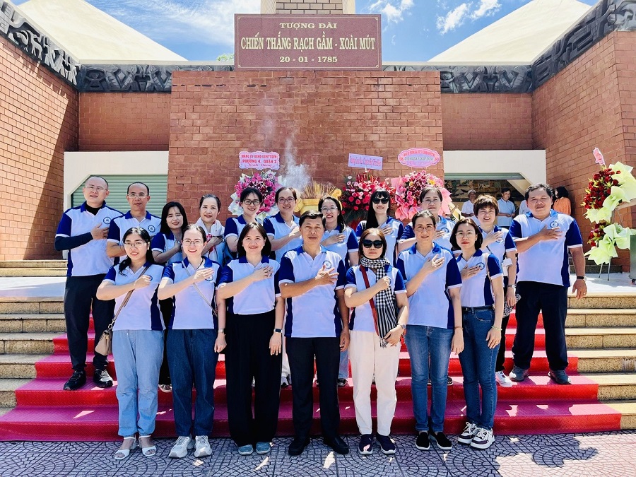 PARTY CELL OF THE FACULTY OF PUBLIC MANAGEMENT– REAL ESTATE THEMATIC ACTIVITY AT RẠCH GẦM – XOÀI MÚT VICTORY HISTORICAL SITE